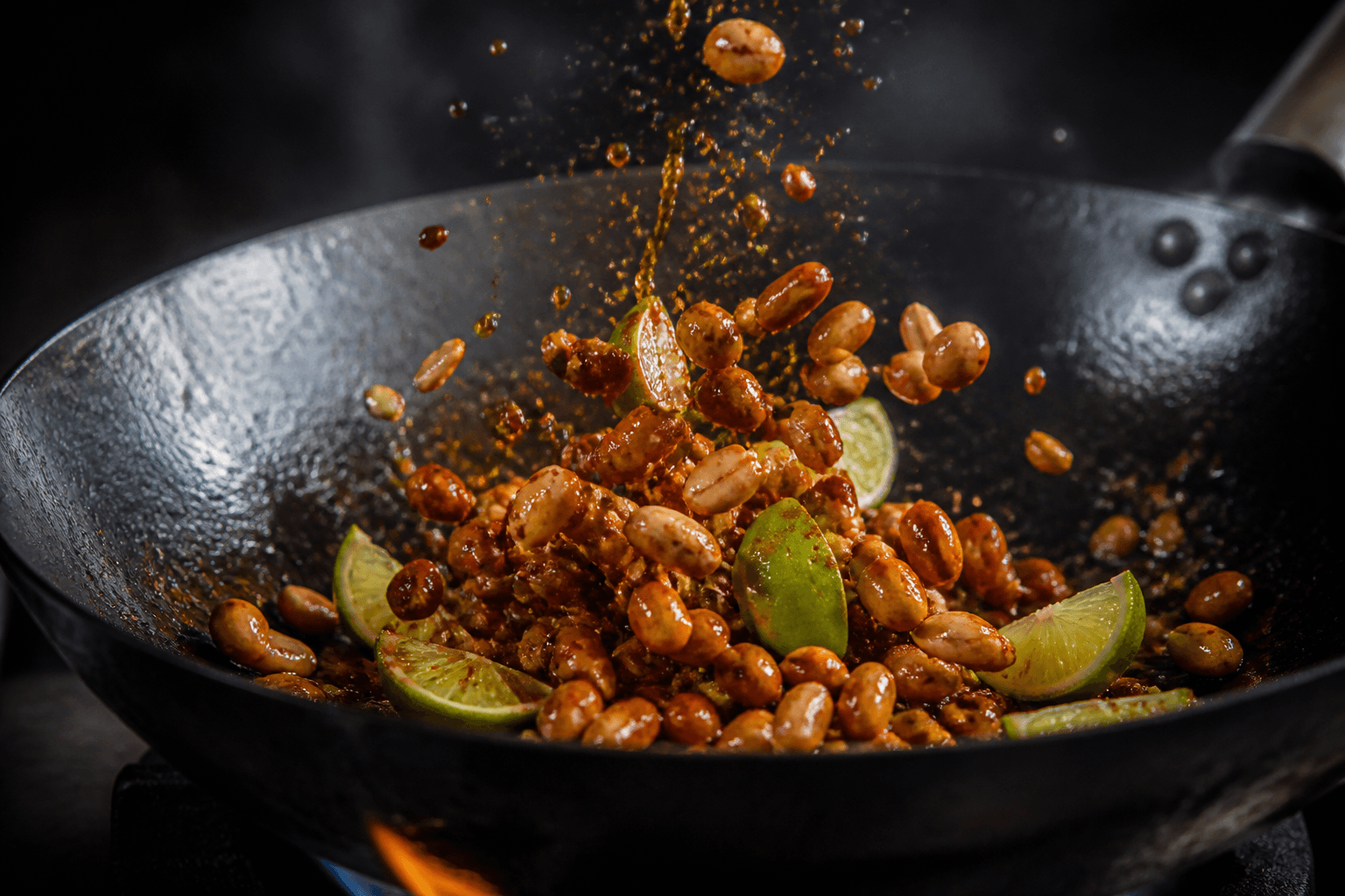 Chili-lime jordnødder på varm pande