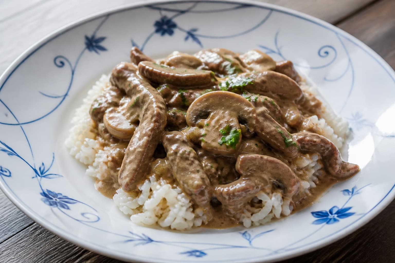 Bøf stroganoff fra trykkoger med champignon i cremet sauce